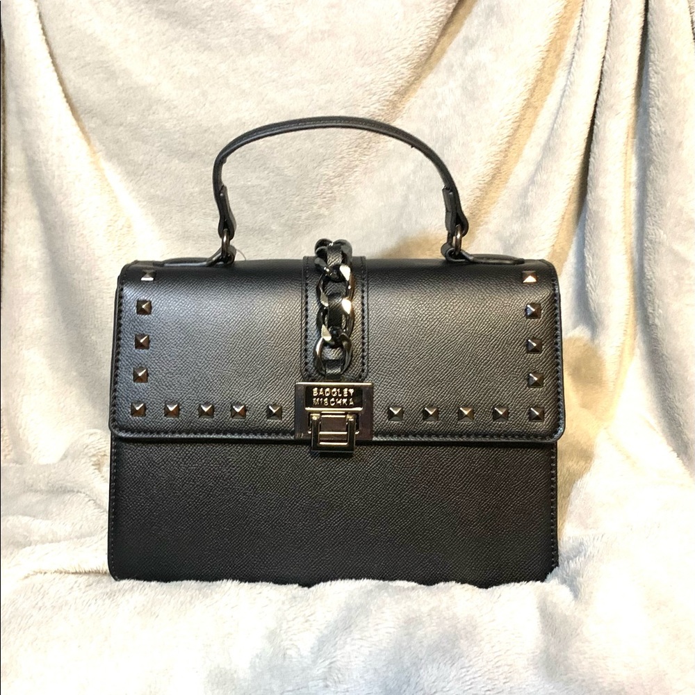 SOLD - NWT Badgley Mischka Black Crossbody with Big Chain - Vegan Leather  🍃